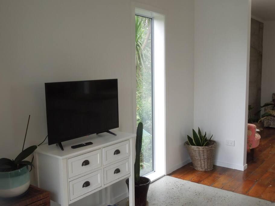 Raglan, Walk To Harbour And Town, Garden Views Apartment Ngoại thất bức ảnh